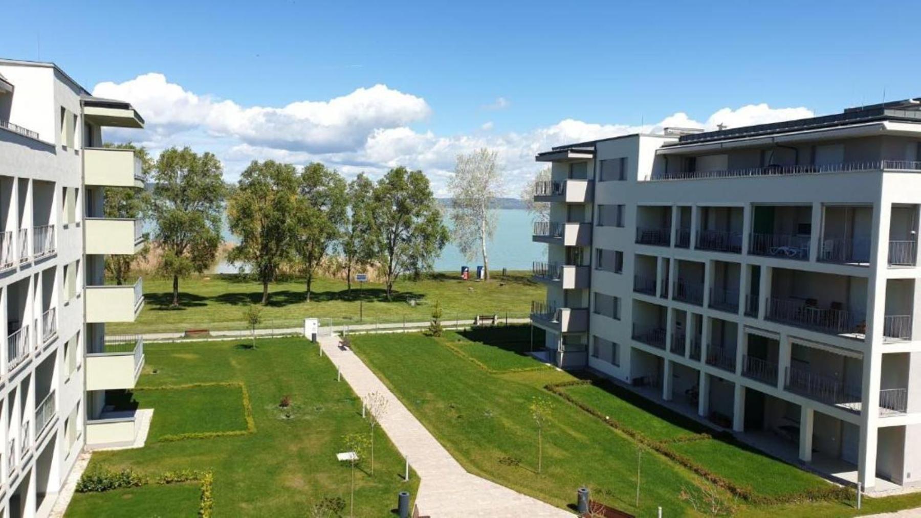 Green Apartman Balatonlelle Eksteriør billede